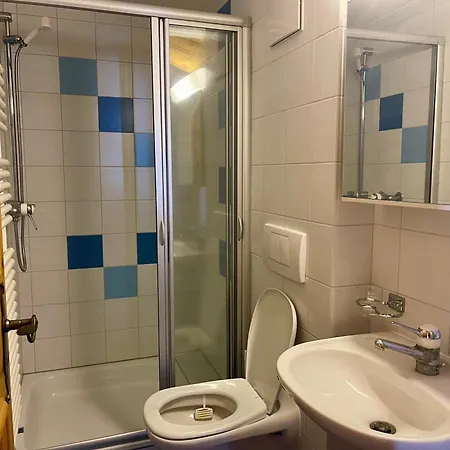 St Moritz בית הארחה