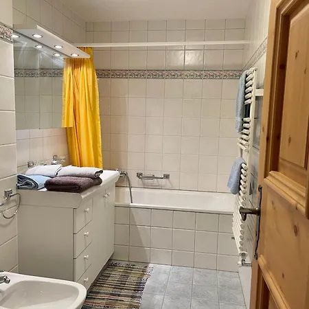 St Moritz בית הארחה